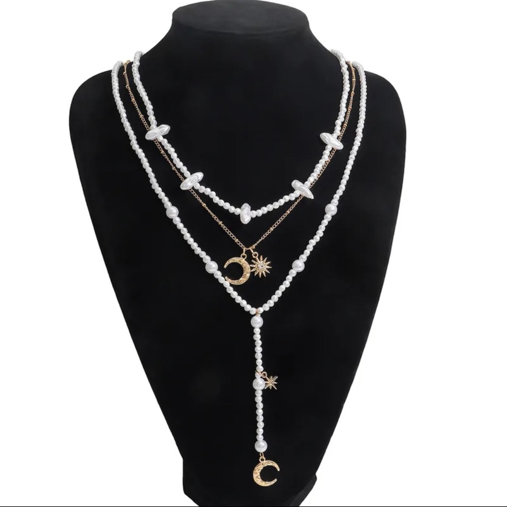 Elegant Gold and White Layered Necklace